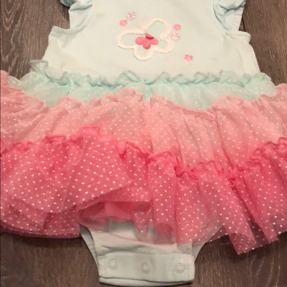 Baby Girl 3-6 Month Outfits - Picture 6 of 7